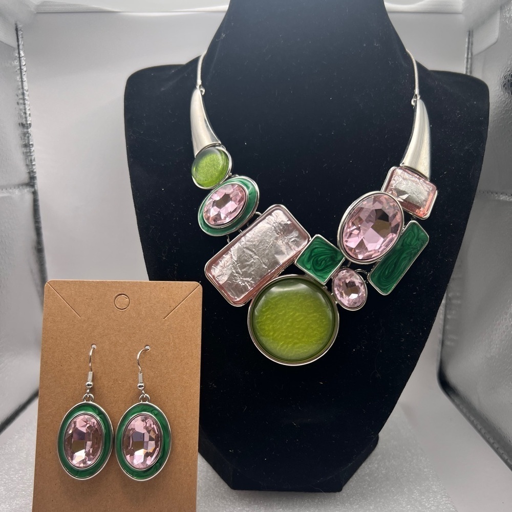 Gorgeous Rhinestone Statement silver tone necklace and earrings